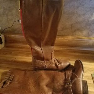 Size 7.5 knee boots